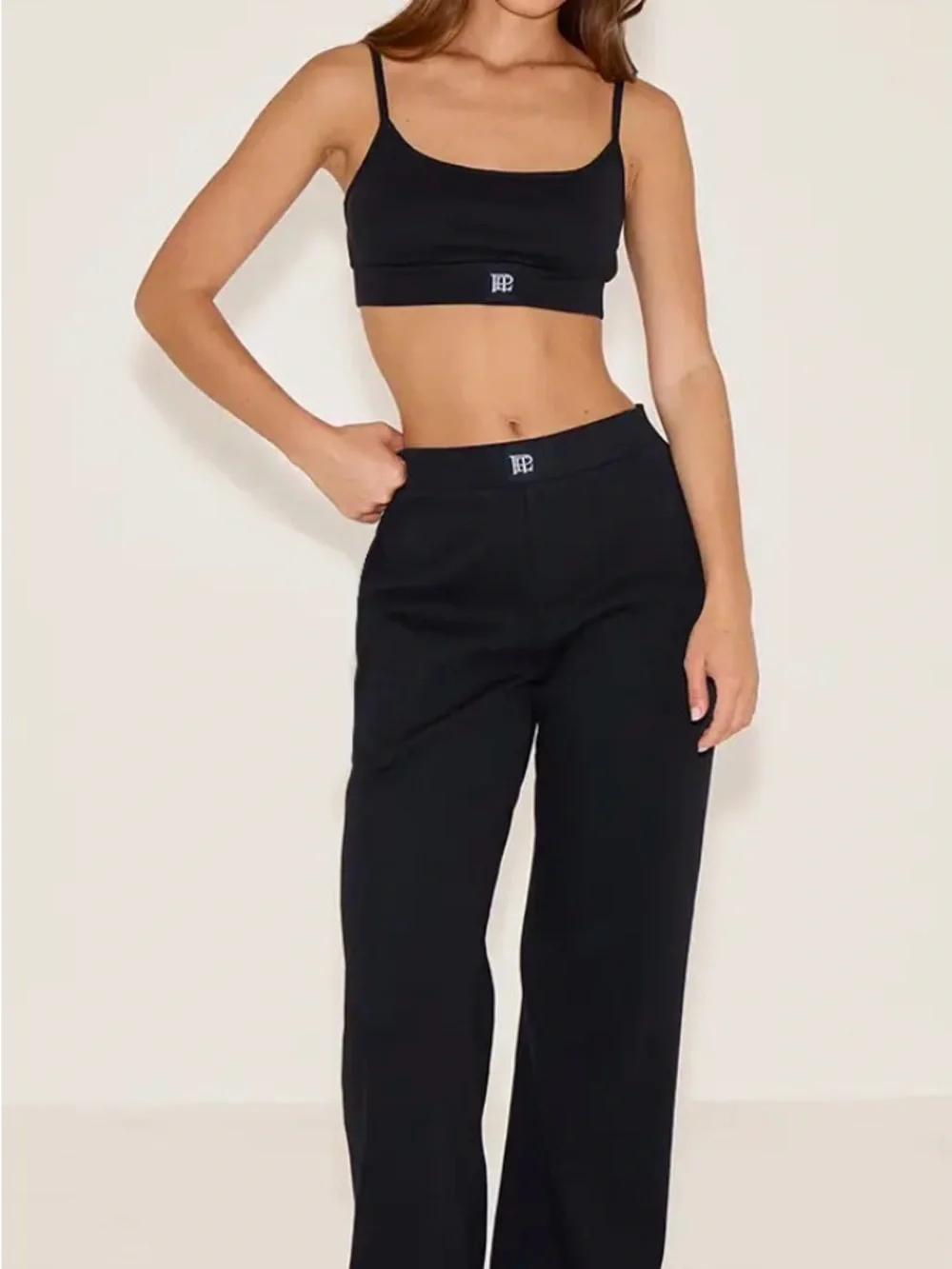 PRETTYLITTLETHING BLACK SLEEP RIB TONAL ELASTIC BRALET